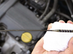 Quy trình kiểm tra và thay dầu động cơ xe ô tô - Hyundai Nguyên Gia Phát