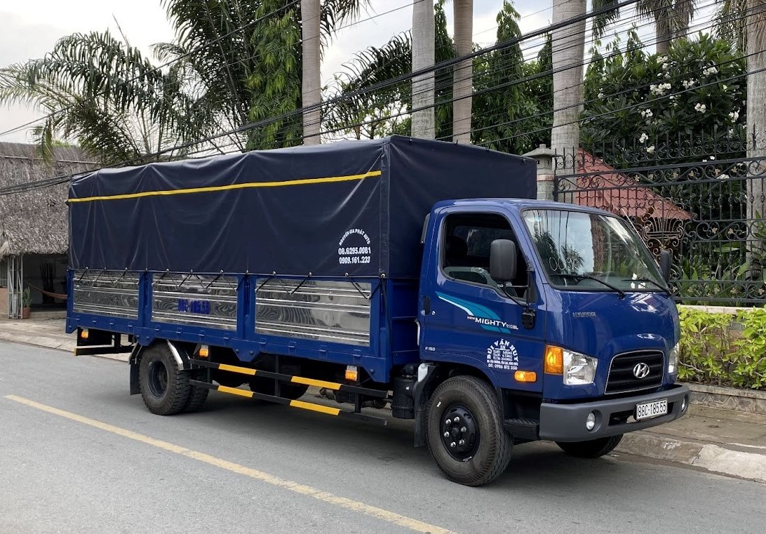 Xe tải Hyundai 110SL thùng mui bạt