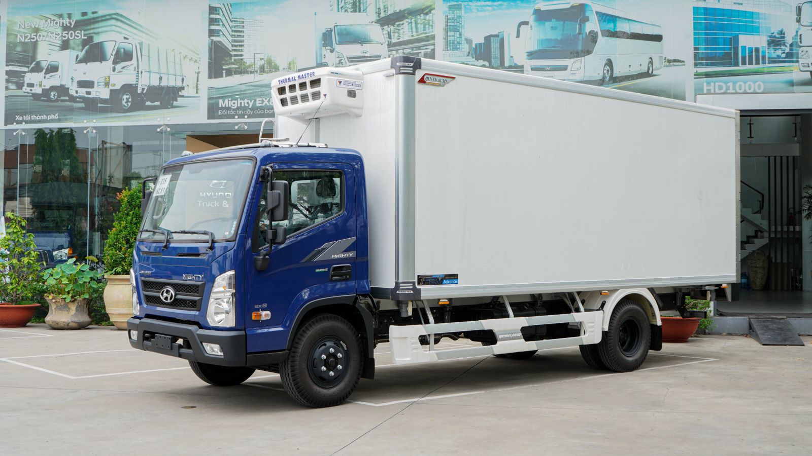Xe tải trung Hyundai EX8L bản đủ 