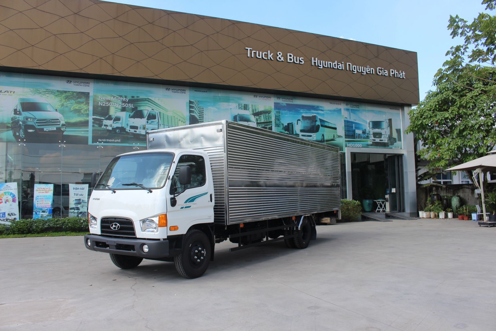Xe tải Hyundai 110XL thùng kín 7 tấn