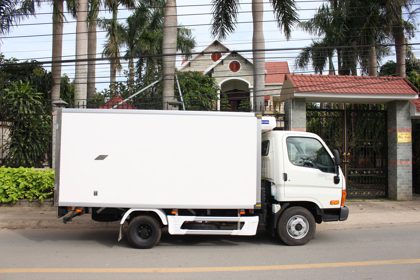 Xe tải N250 2,5 tấn thùng bảo ôn