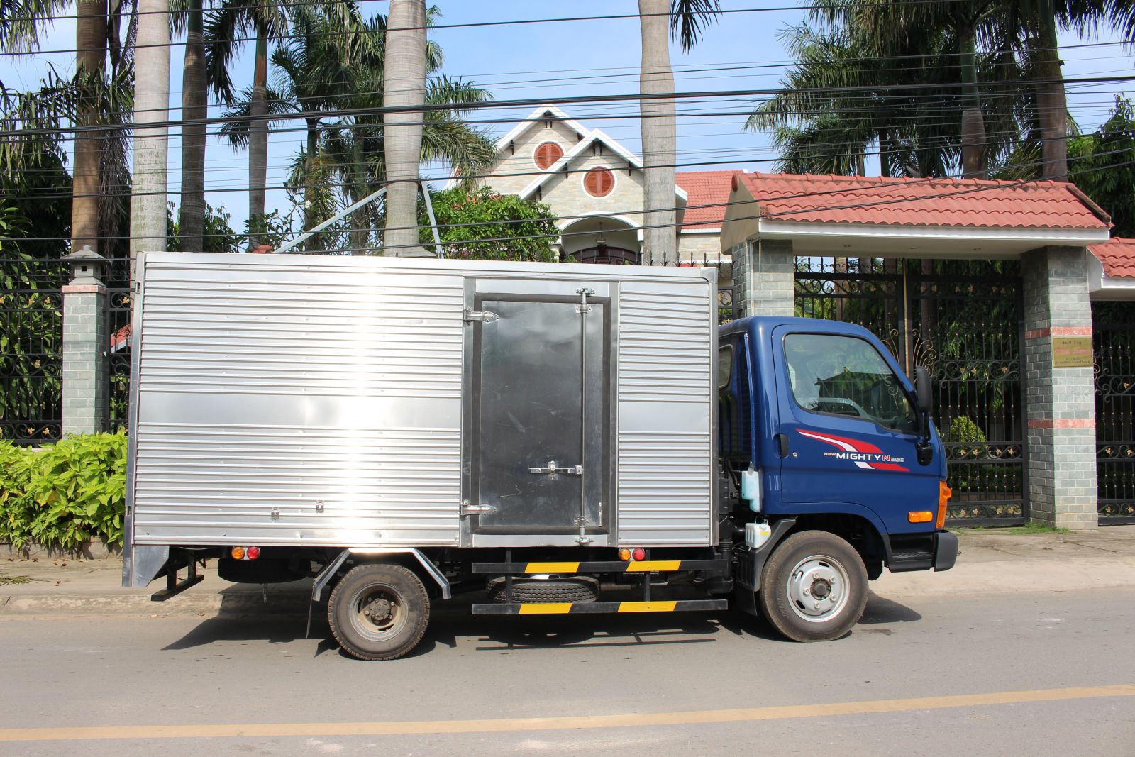 Xe tải Hyundai N250 thùng kín