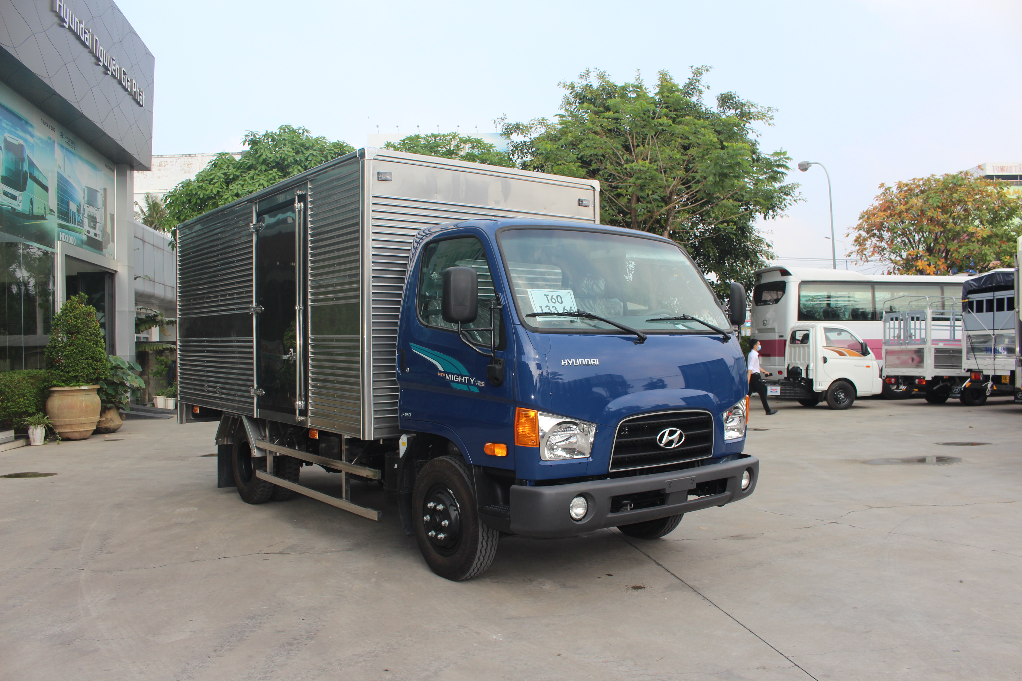 Xe tải Hyundai 75S thùng kín