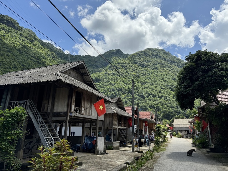 khám phá bản văn mai châu