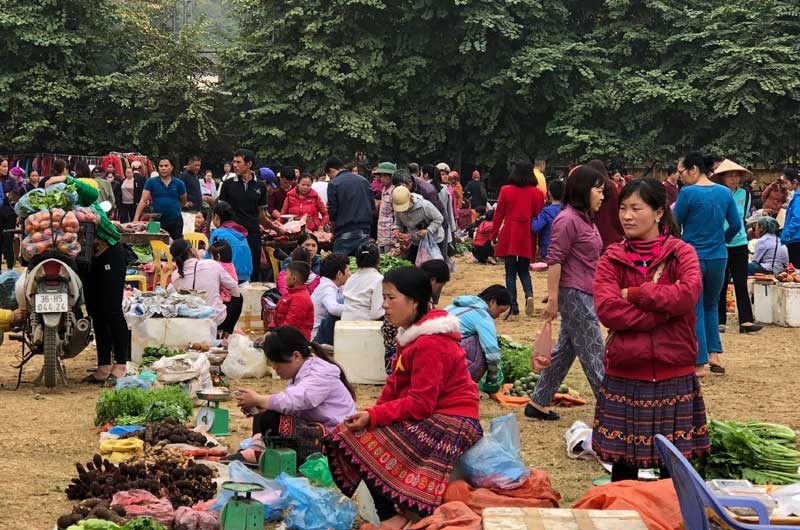 Chợ phiên Mai Châu
