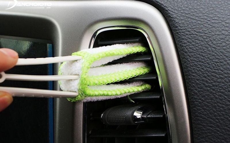 Làm sạch cửa gió điều hòa